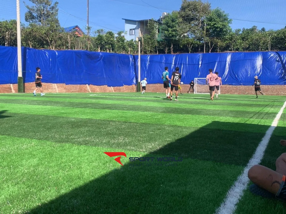 Sân bóng đá 3 Anh Em