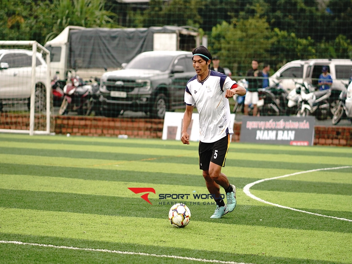 Sân bóng Lê Trung