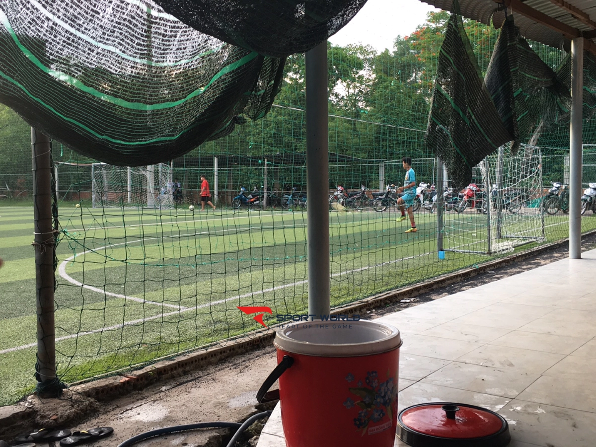 Sân bóng Lộc Giang