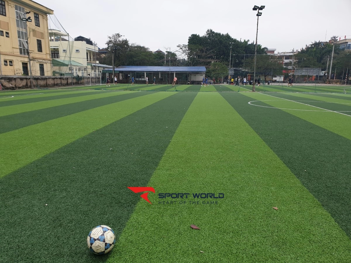 Sân bóng Lộc Hạ