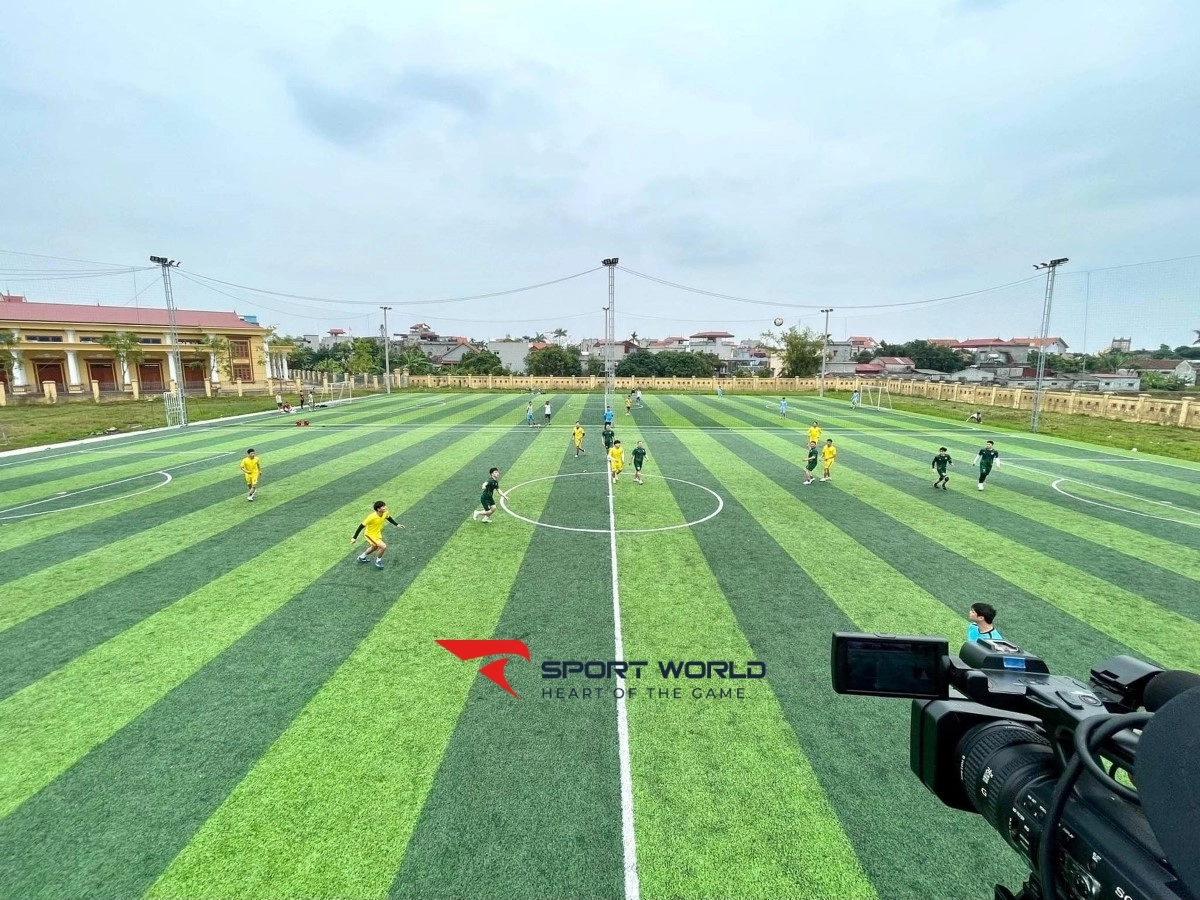 Sân bóng Xuân Hồng