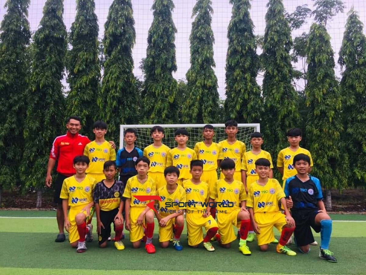 Sân bóng đá cỏ nhân tạo Tân Định