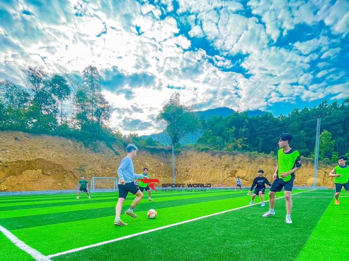 Sân bóng Huy Hoàng