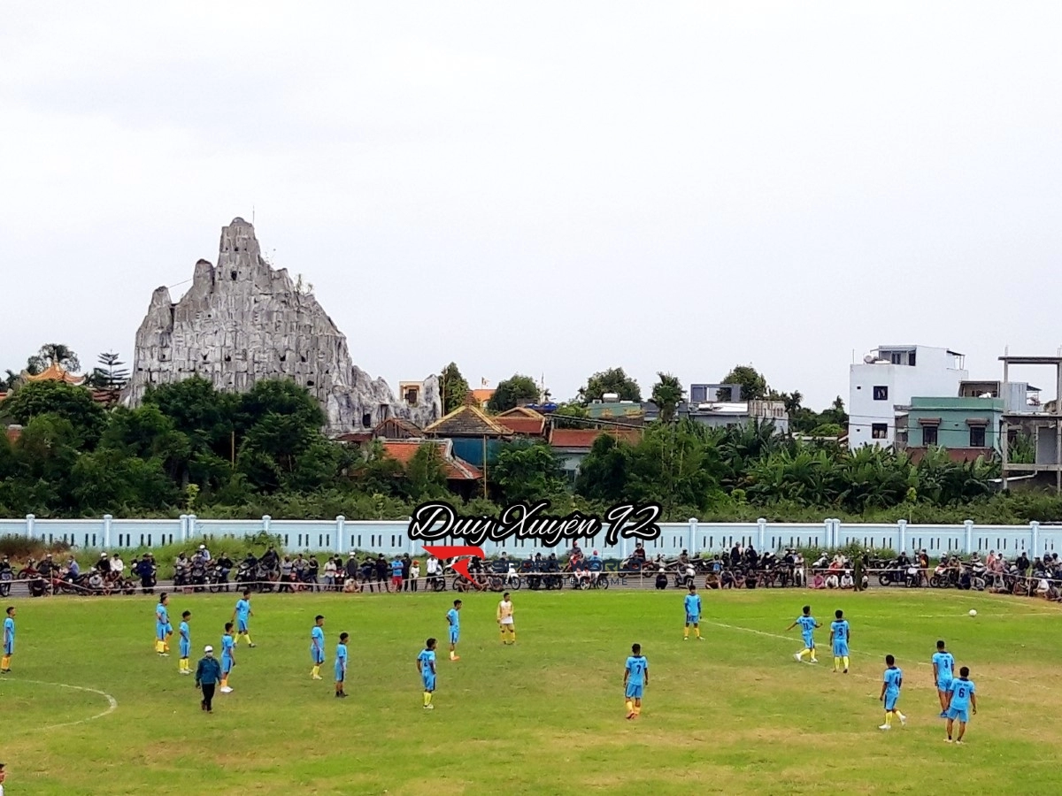 Sân vận động Chợ Chùa