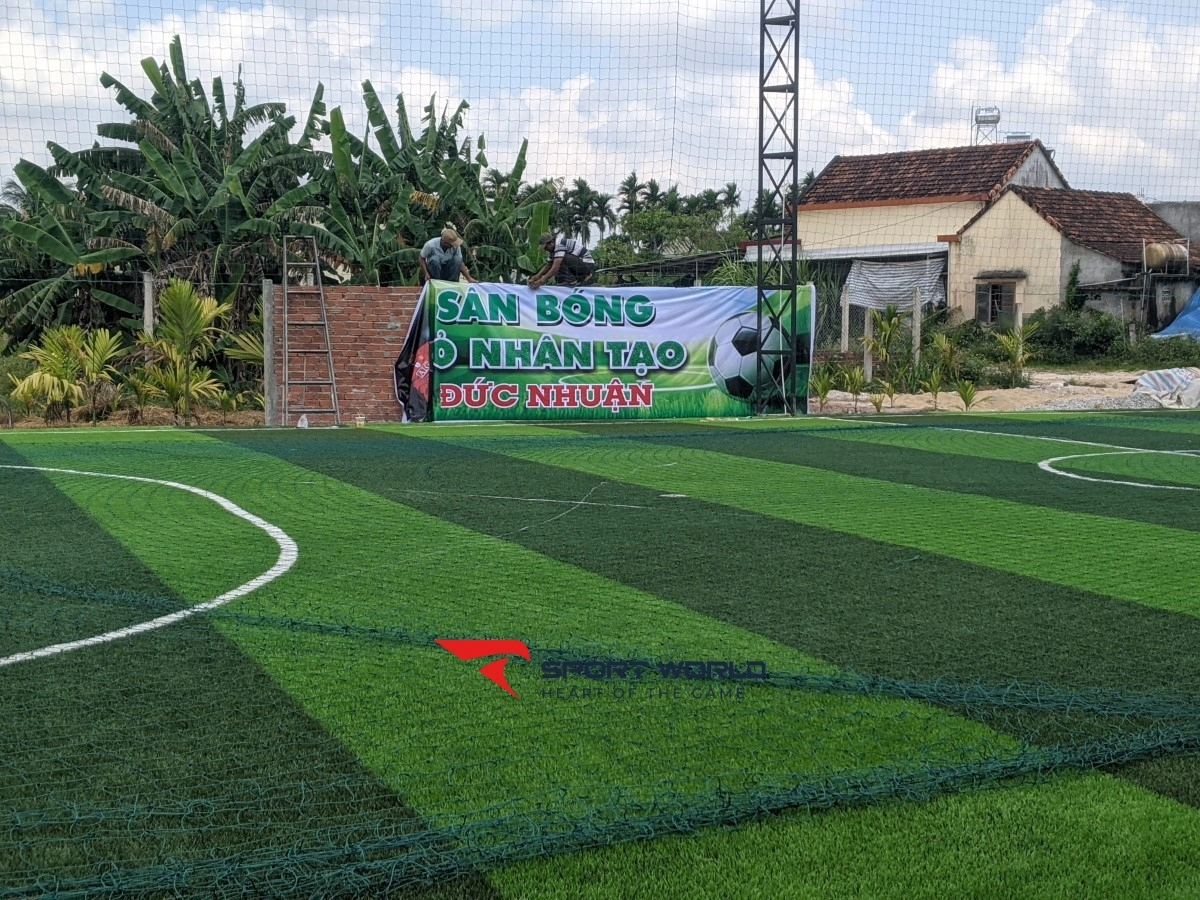 Sân bóng đá Đức Nhuận