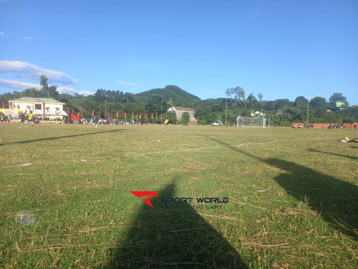 Sân vận động Huyện Sơn Hà