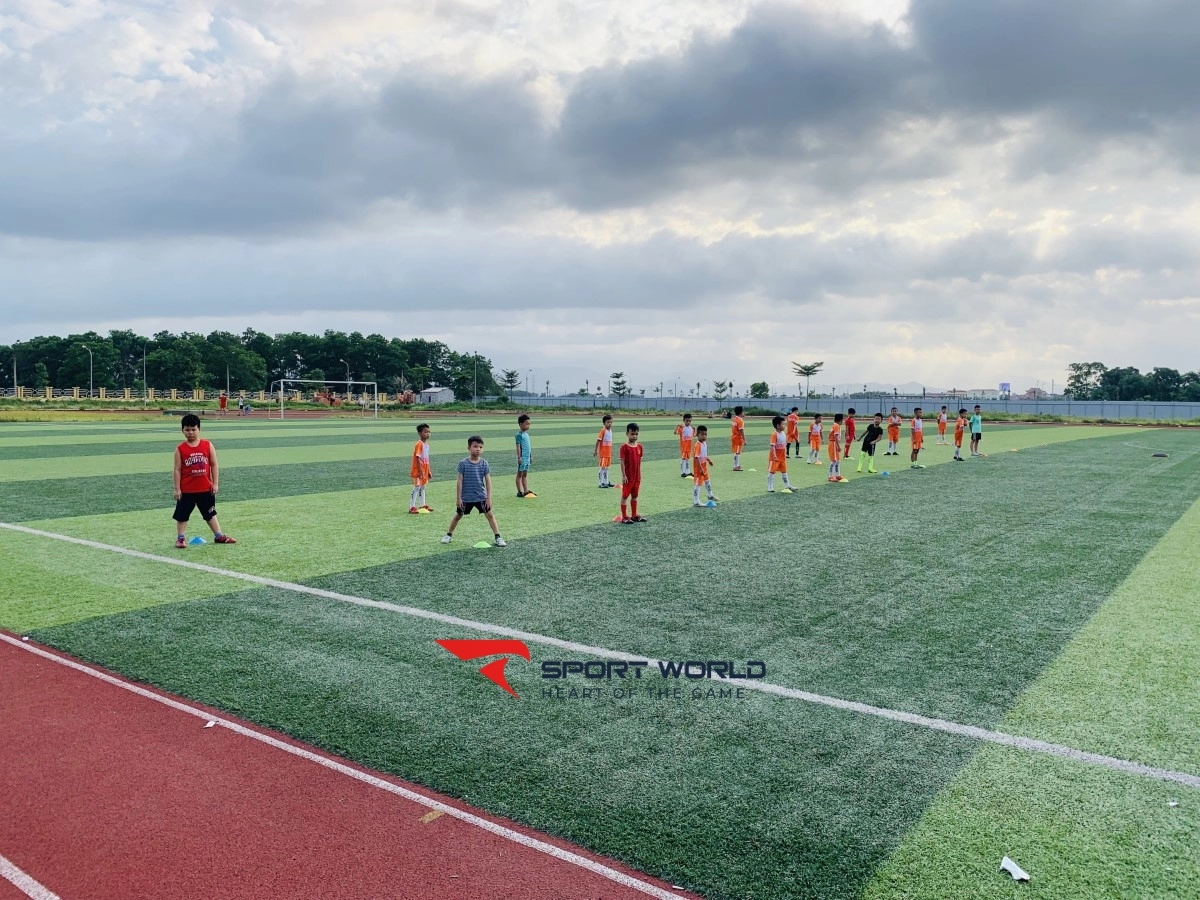 Sân vận động Thị Xã Đông Triều