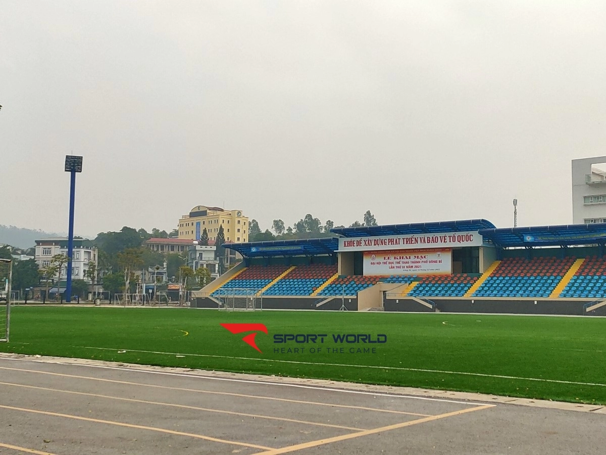 Sân vận động Trung tâm Thành phố Uông Bí