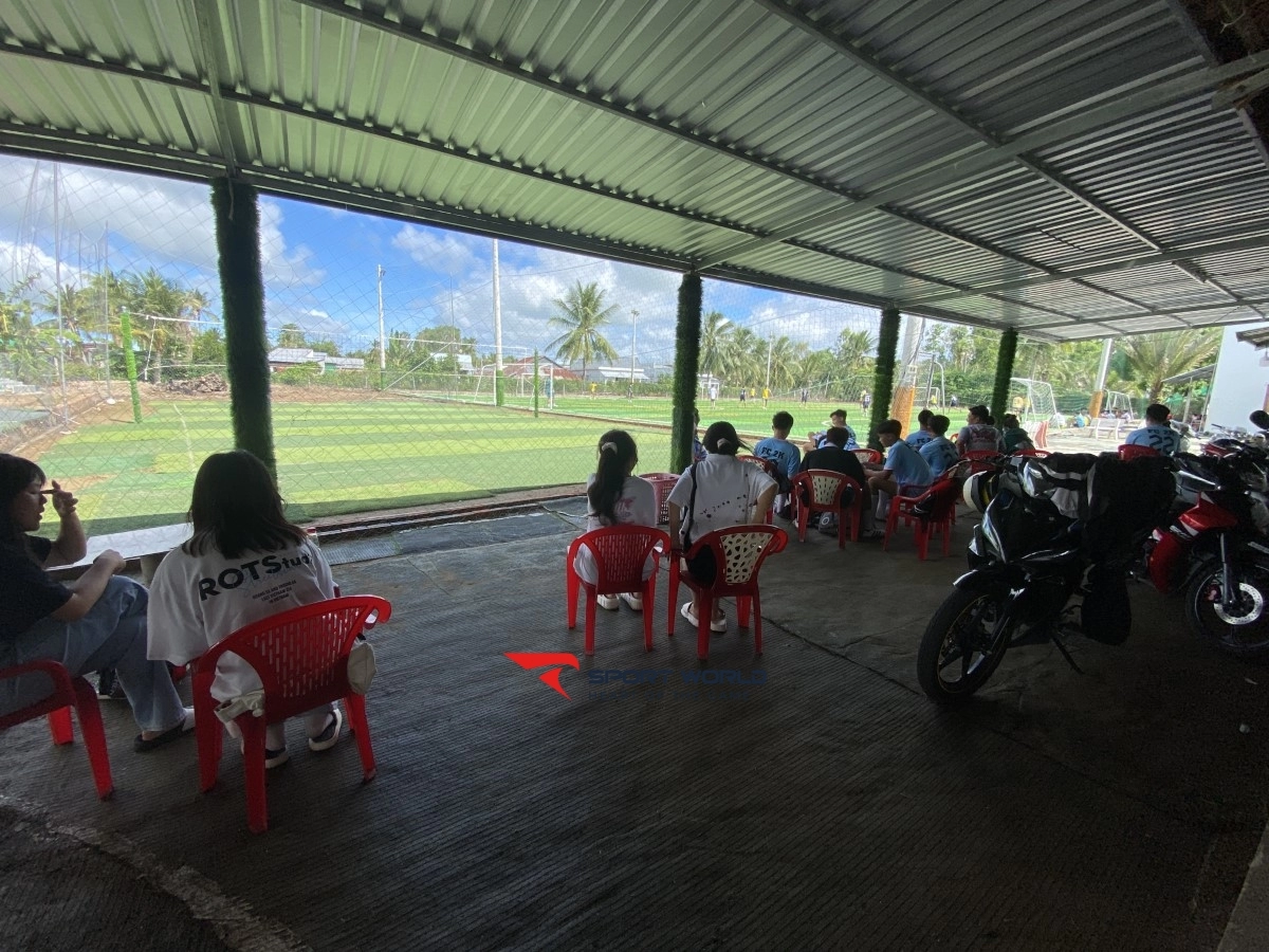 Sân bóng Anh Lợi