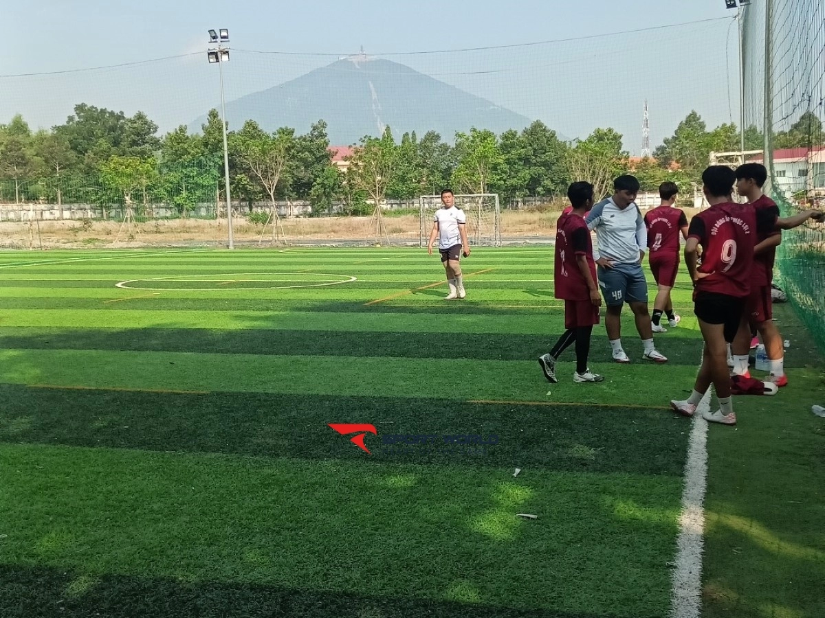 Sân bóng nhân tạo Tây Ninh