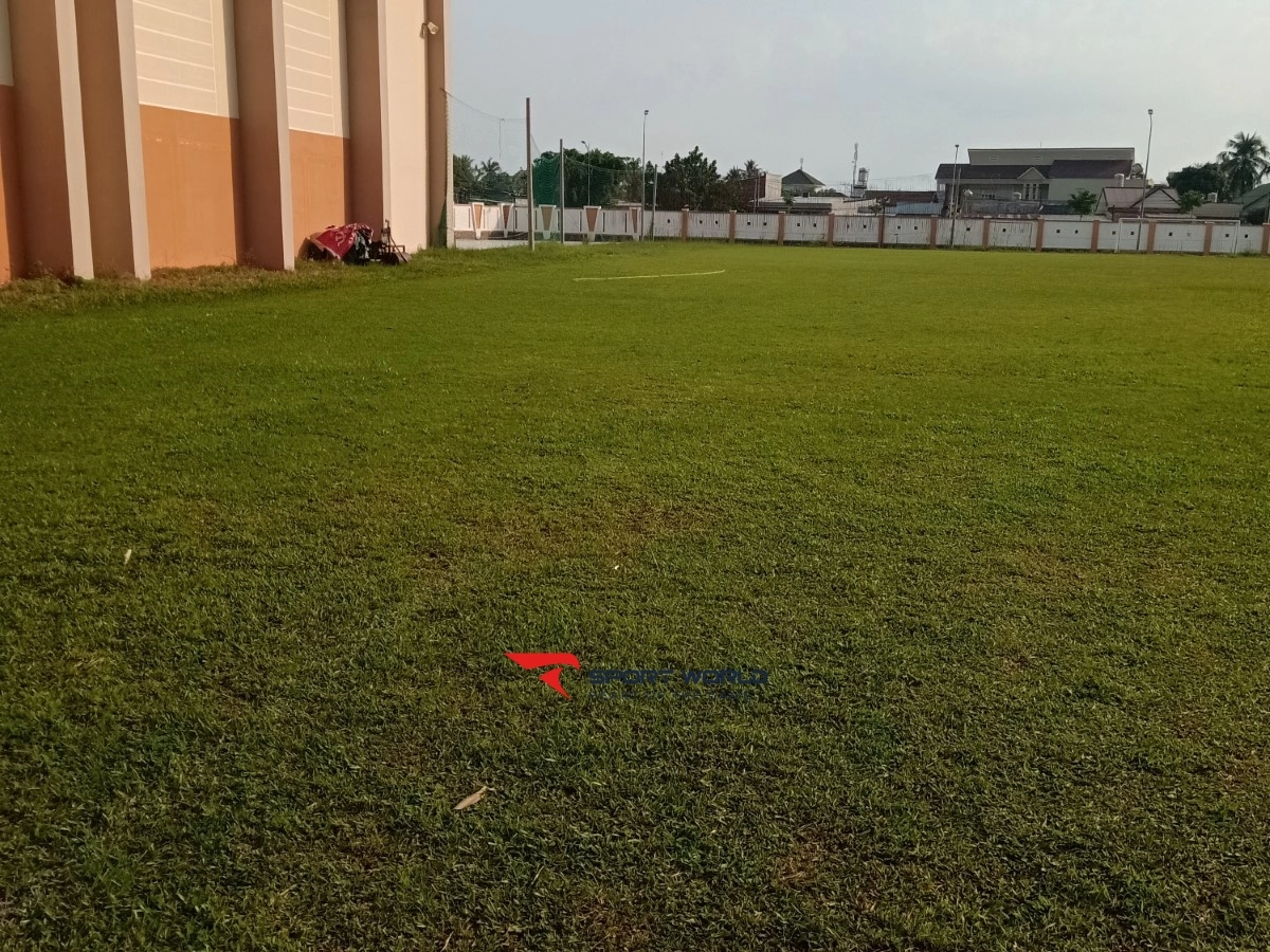 Sân bóng Hòa Thành stadium