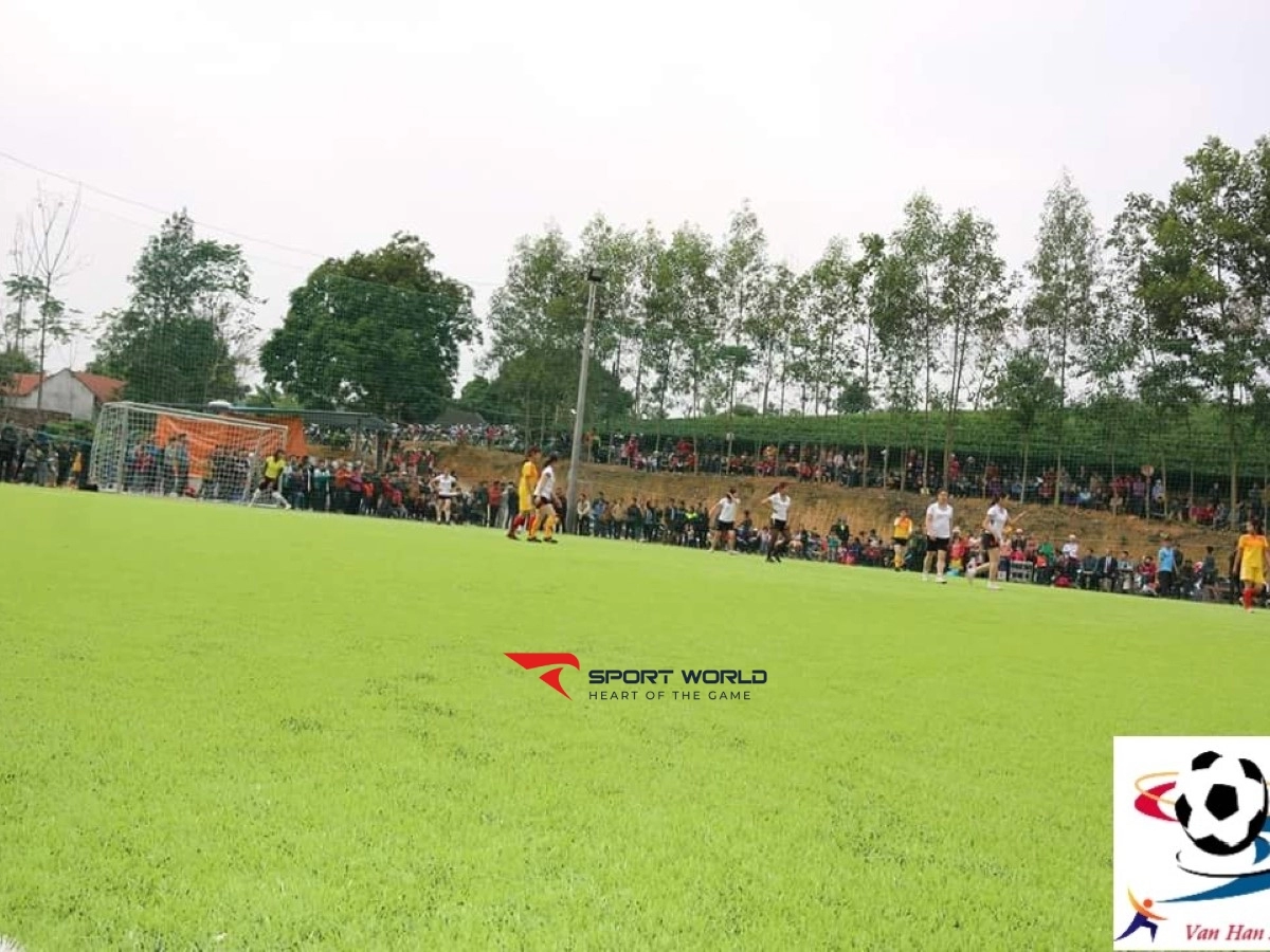 Sân bóng Cây Bưởi-Old Trafford