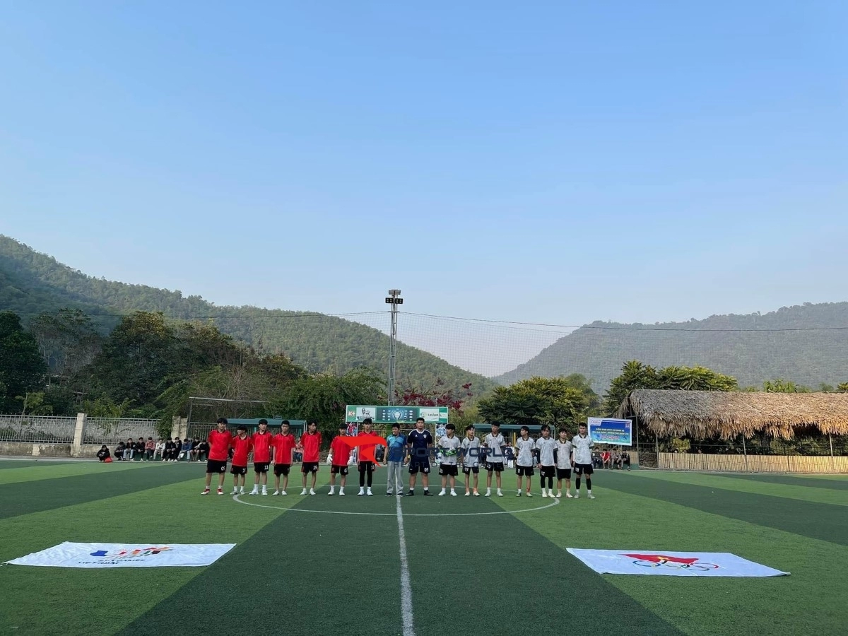 Sân bóng Trường THPT Quan Sơn