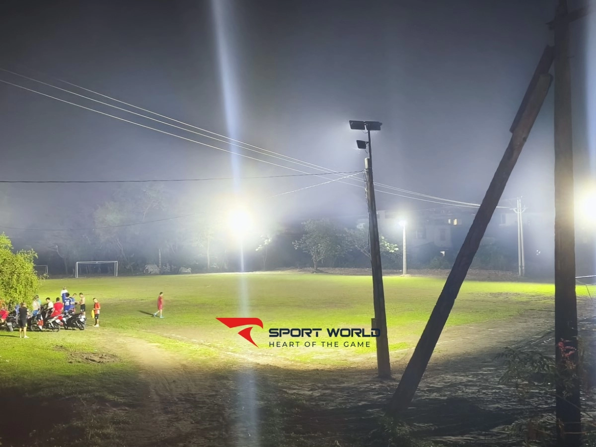 Sân bóng Bãi Bầu