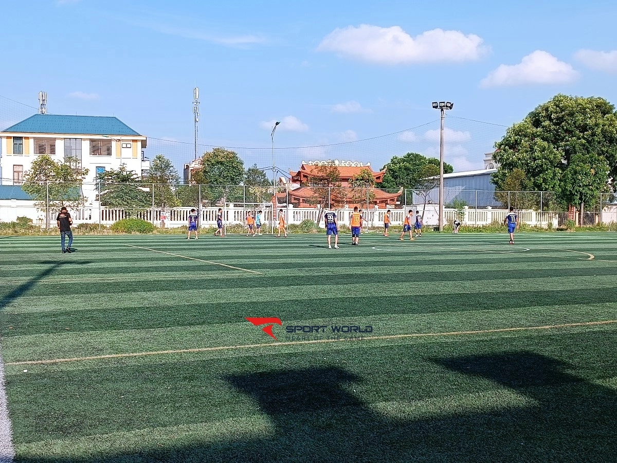 Sân bóng đá Hồng Phúc