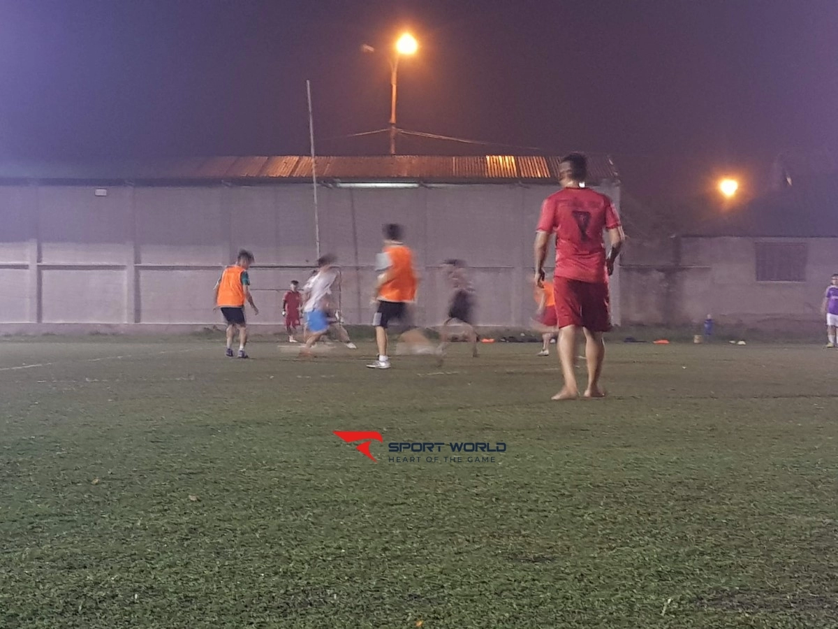 Sân bóng Mai Xuân Dương