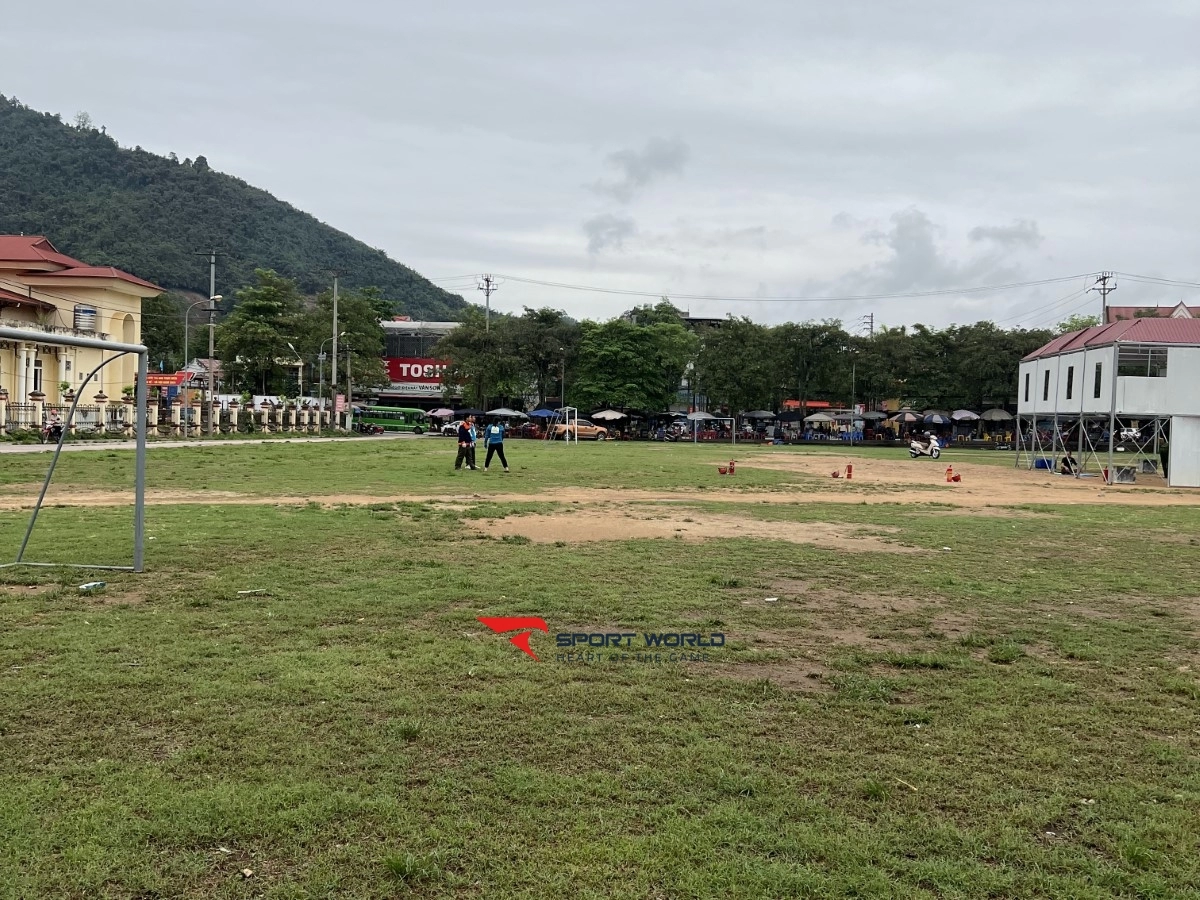 Sân vận động Chiêm Hóa