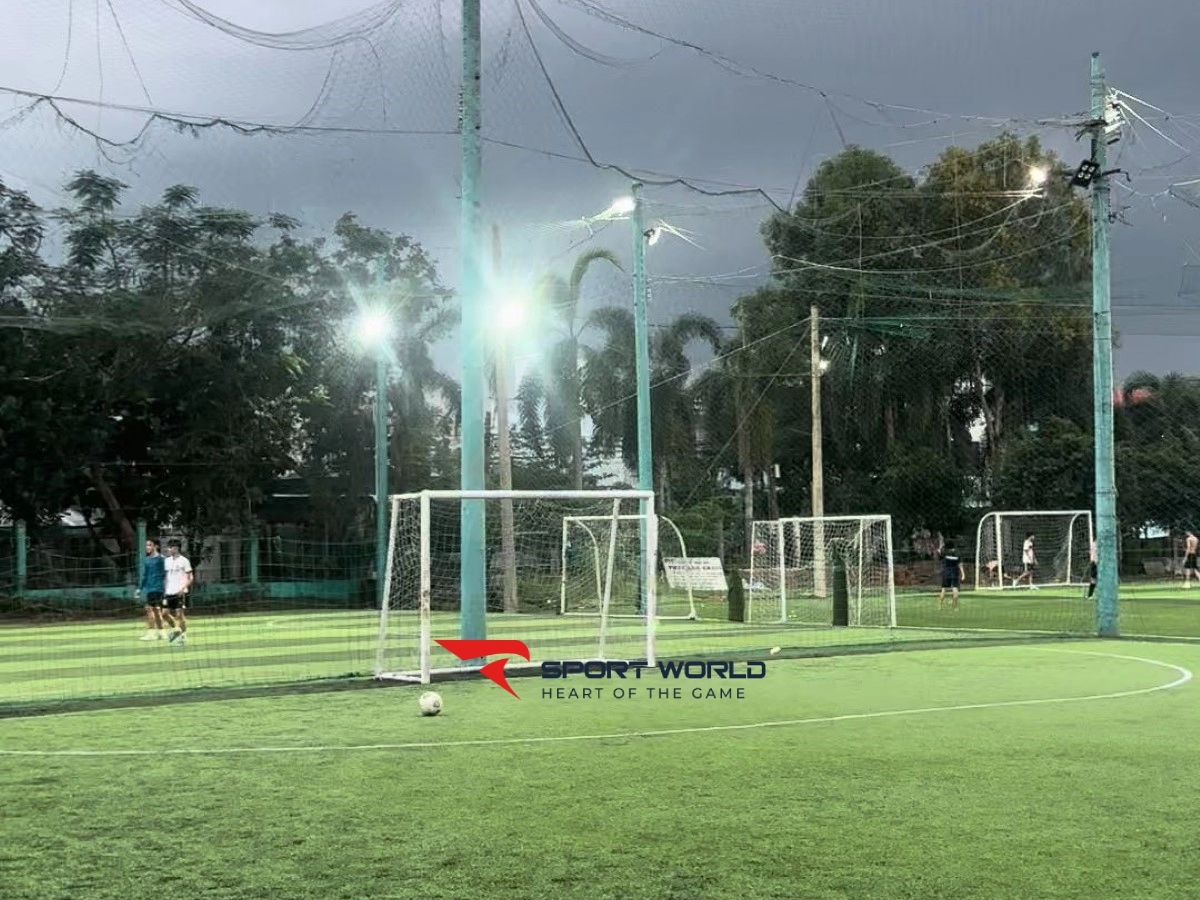 Sân bóng đá ngôi sao - Vĩnh Long