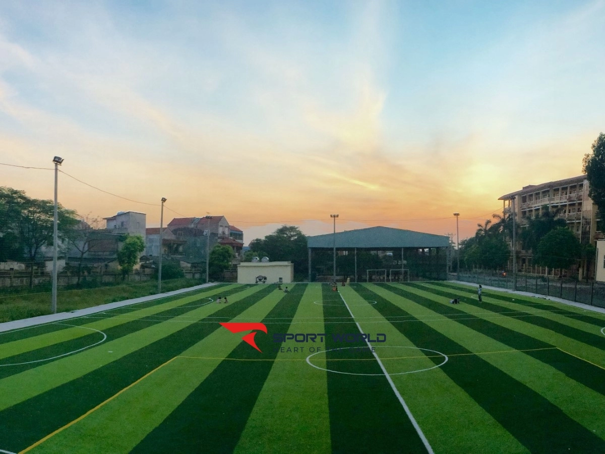 Sân bóng Đại học sư phạm 2 Xuân Hòa