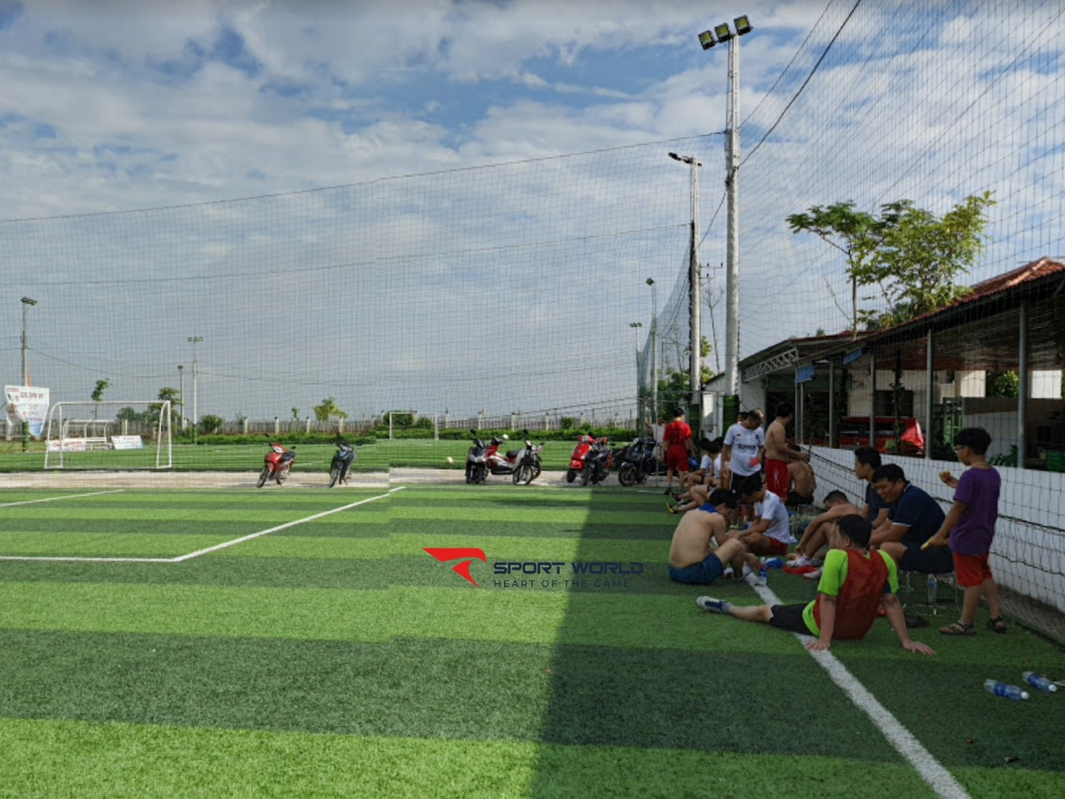 Sân bóng Phúc Hưng