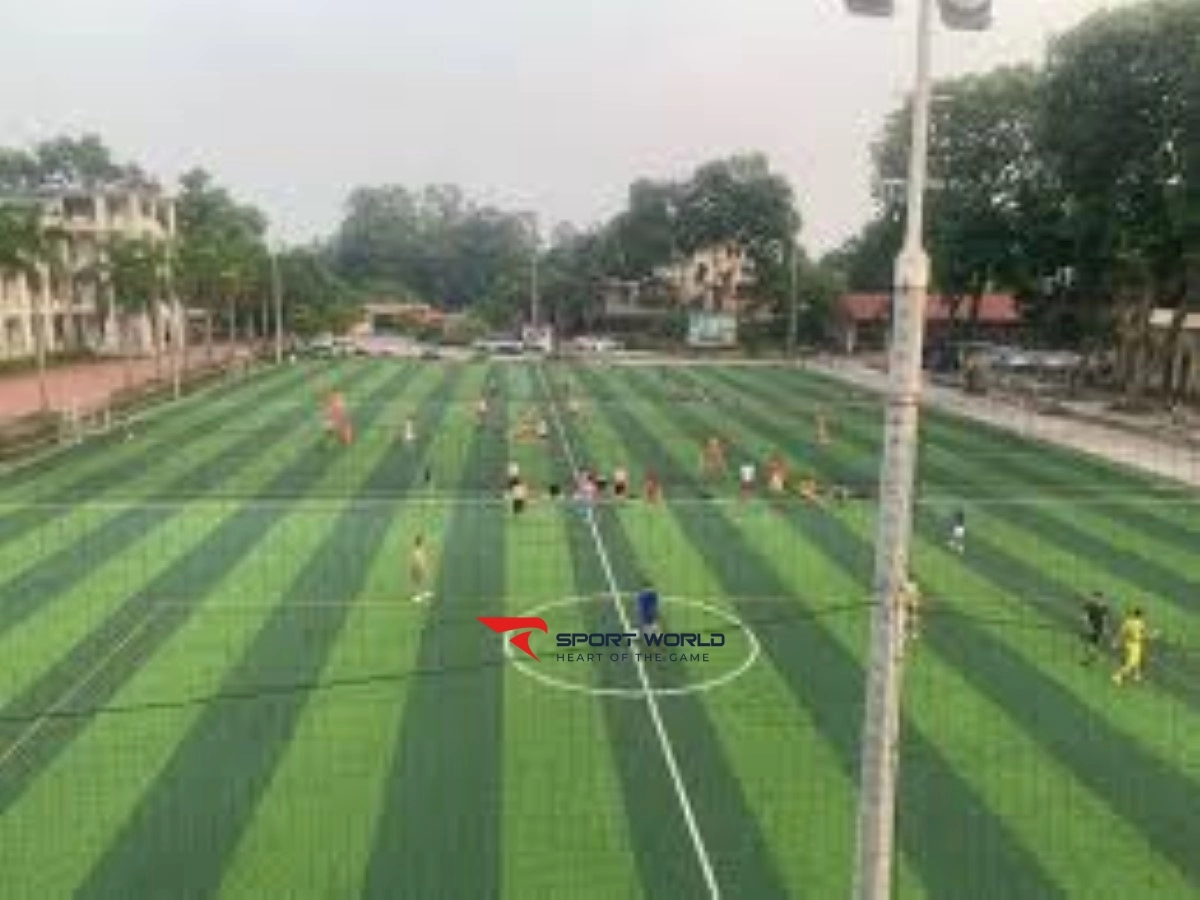 Sân bóng giao thông