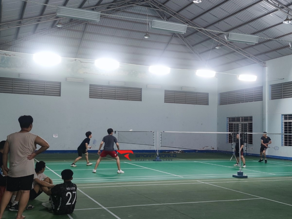 Sân cầu lông Phú Túc
