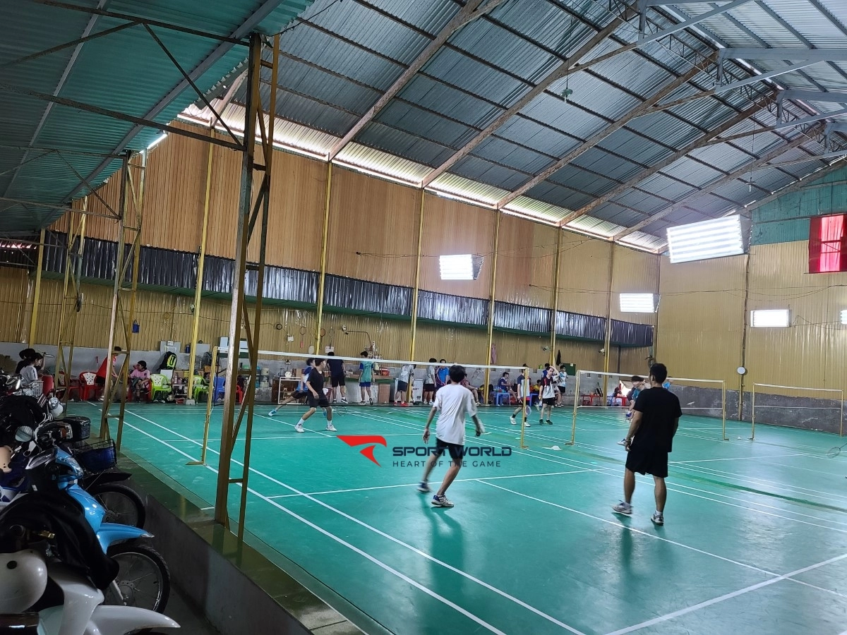 Sân cầu lông Quốc Việt