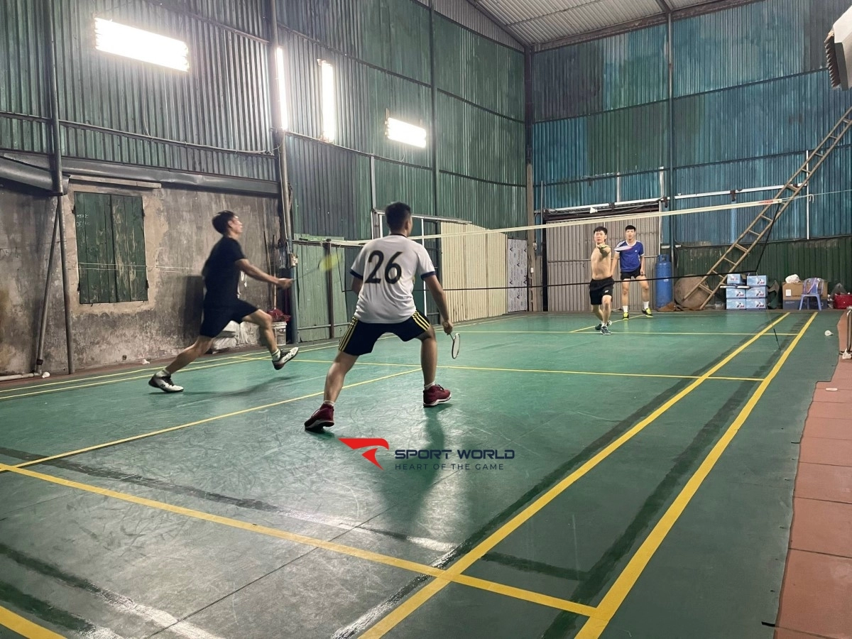 Sân cầu lông Ông quản