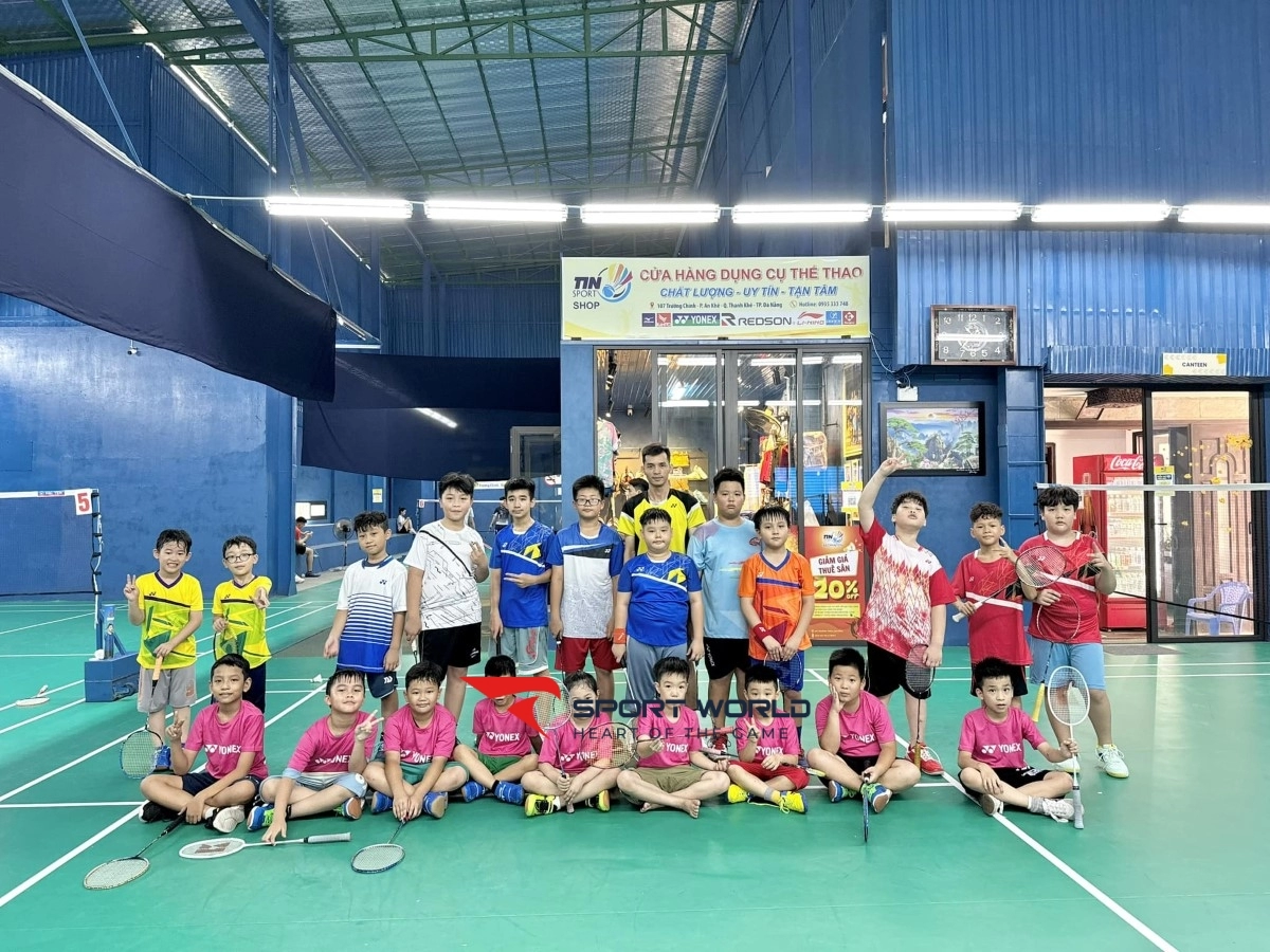 Sân cầu lông Tin sport Badminton