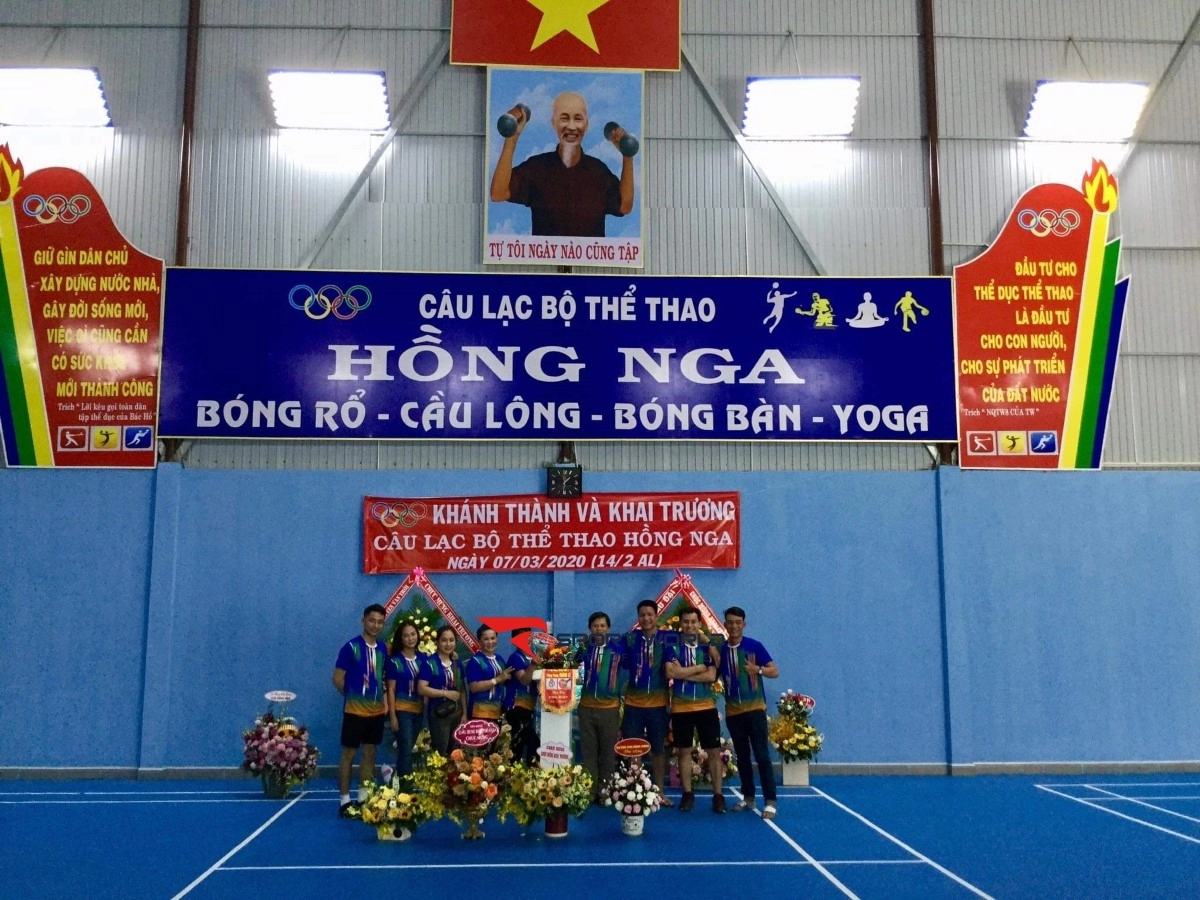 Sân cầu lông Hồng Nga