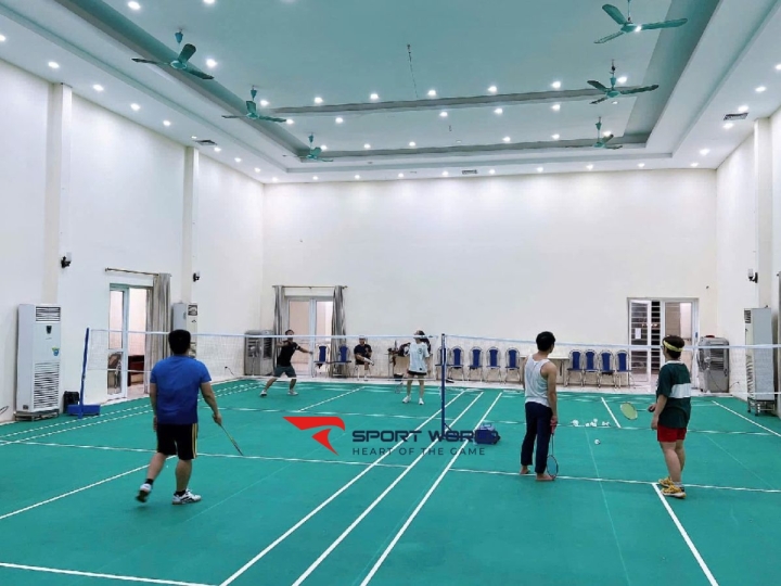 Sân cầu lông Nguyễn Văn Huyên