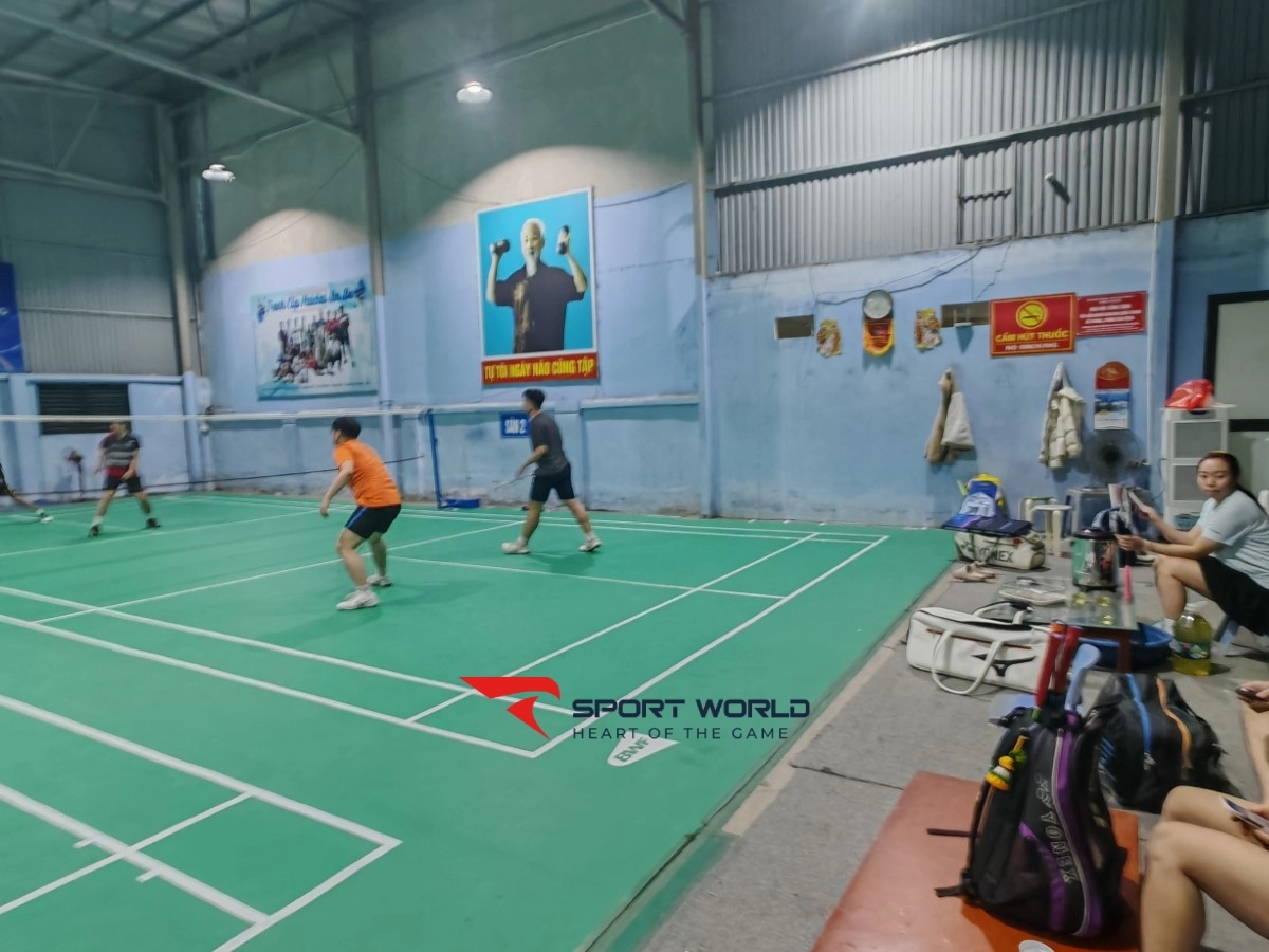 Sân cầu lông 180 Trần Duy Hưng