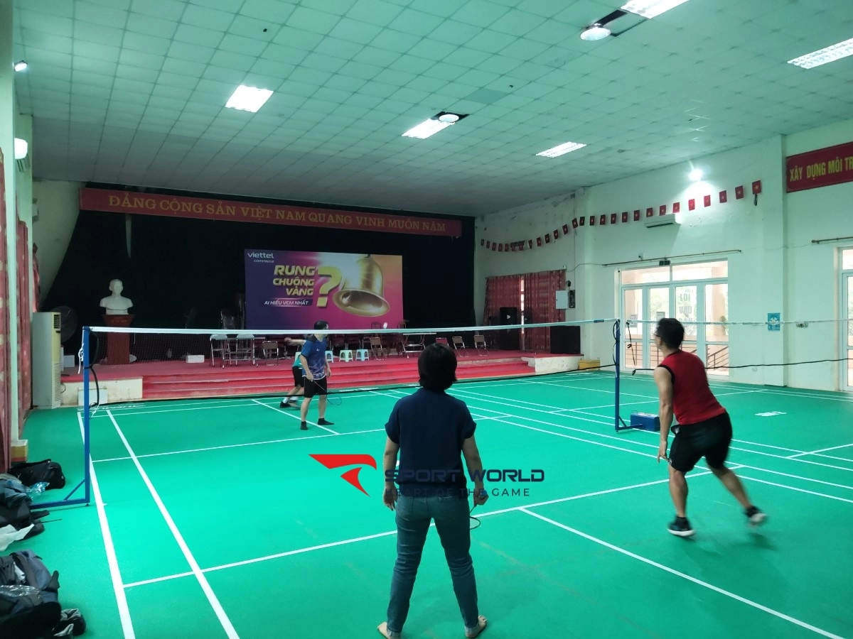 Sân cầu lông Nhà Văn Hóa Phường Dịch Vọng