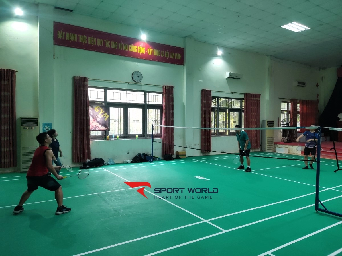 Sân cầu lông Nhà Văn Hóa Phường Dịch Vọng