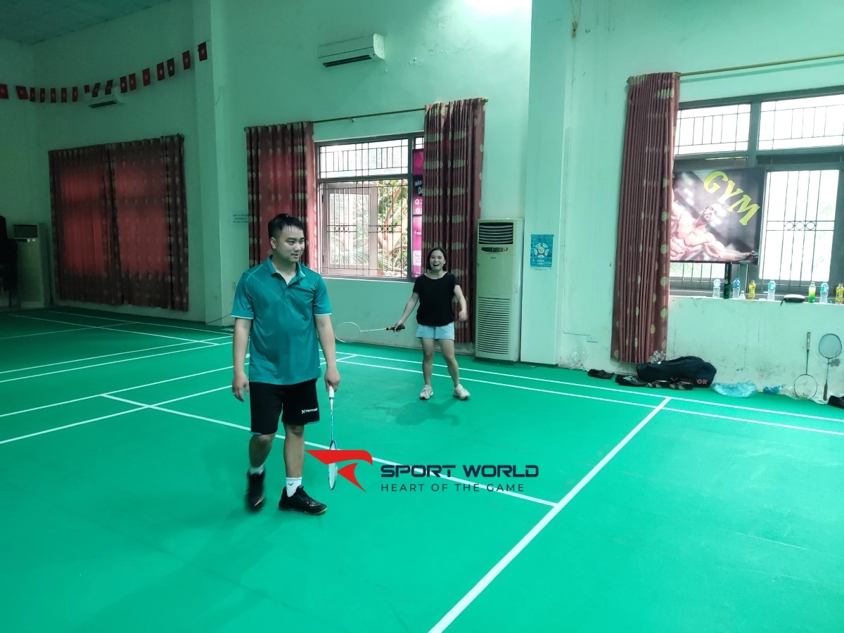 Sân cầu lông Nhà Văn Hóa Phường Dịch Vọng