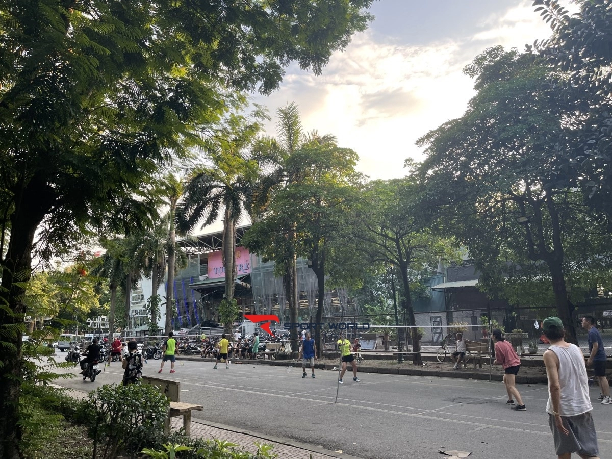 Sân Cầu Lông Công Viên Tuổi Trẻ