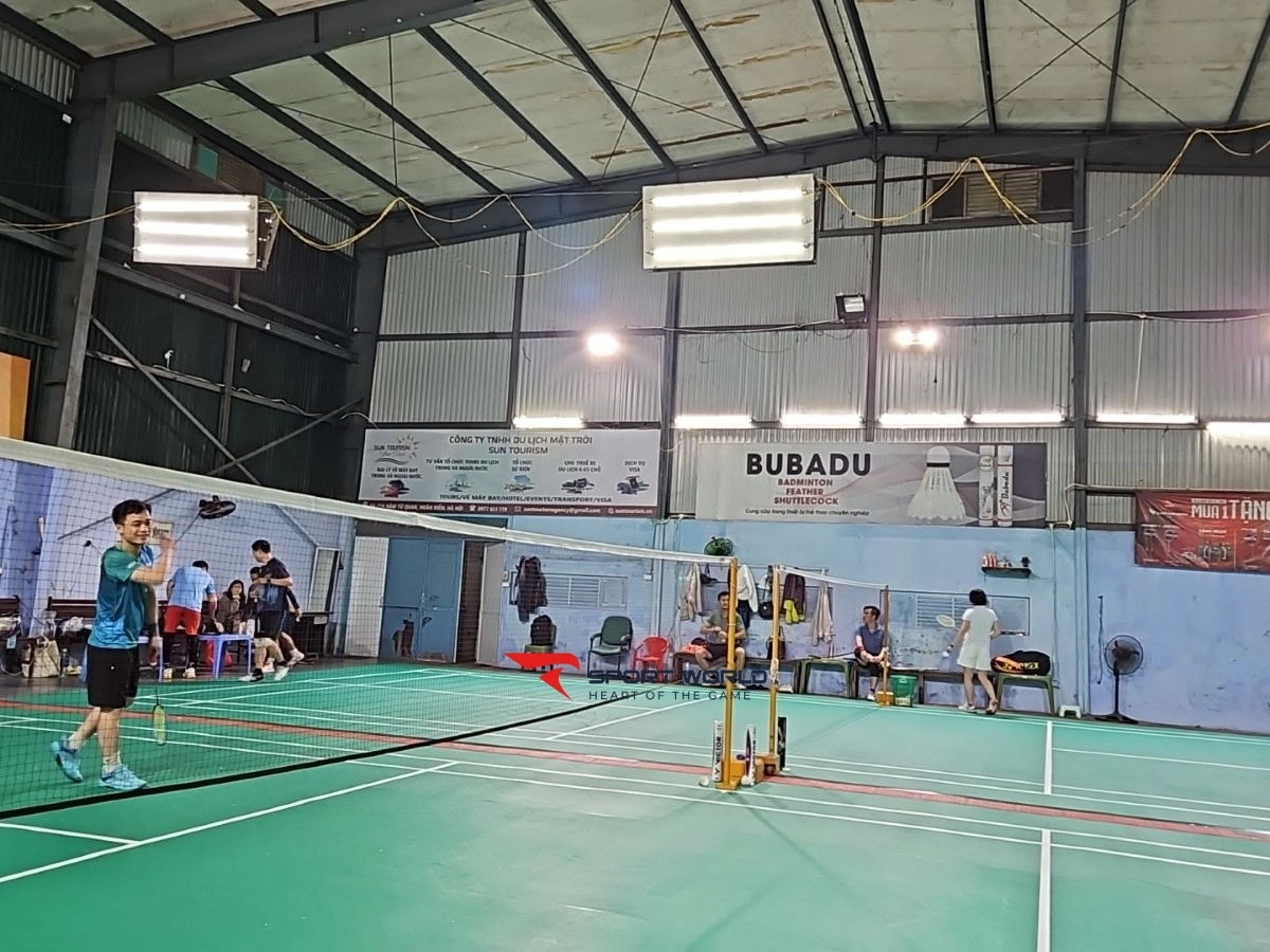 Sân Cầu lông Bạch Đằng