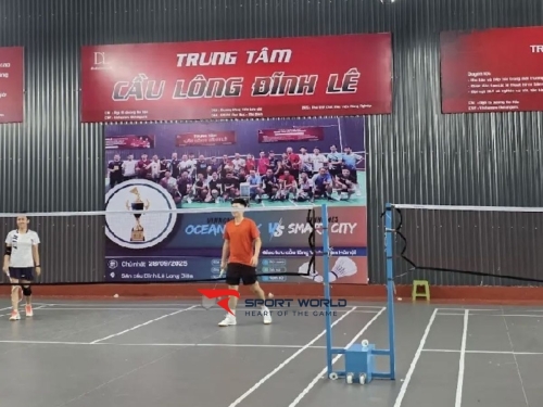 Sân cầu lông Đĩnh Lê - Long Biên