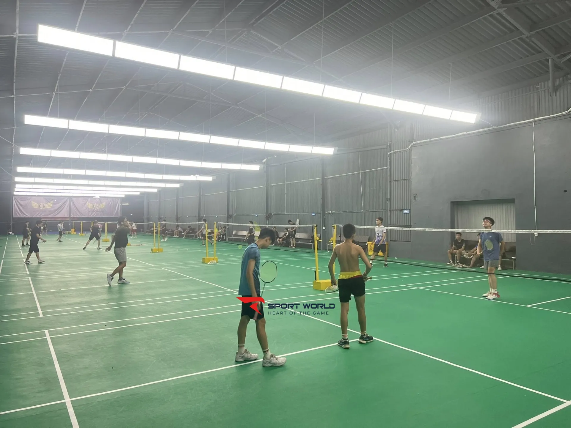 Sân Cầu Lông Quốc Học