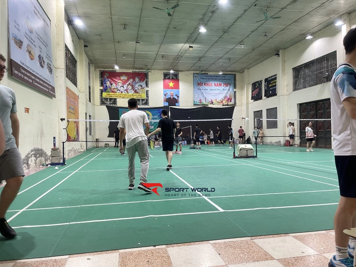 Sân cầu lông Vũ Hữu