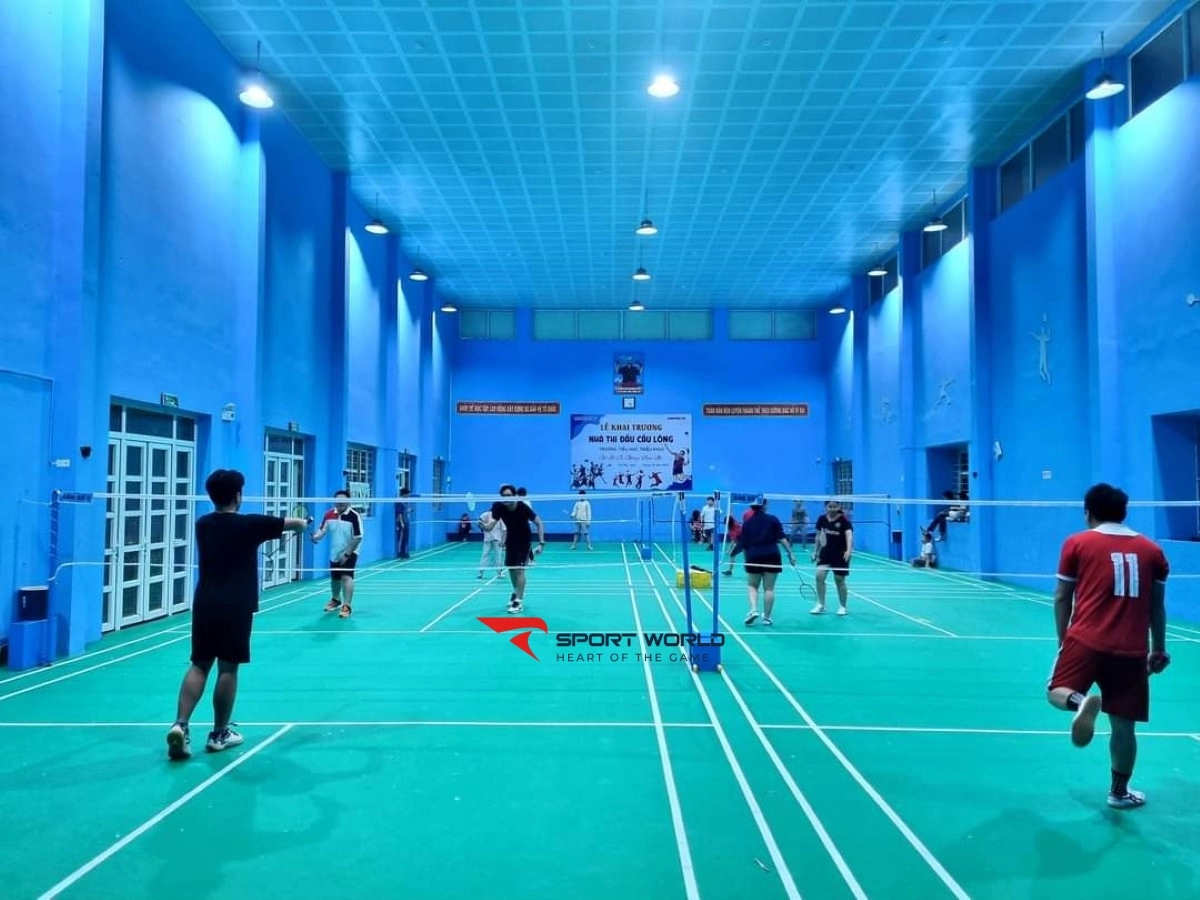 Sân Cầu Lông Nhà thi đấu Triều Khúc