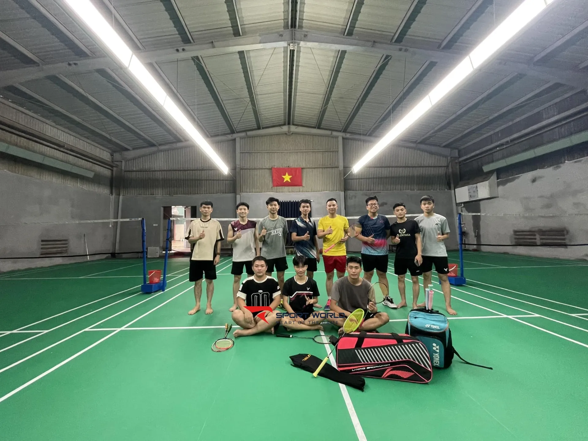 Sân cầu lông Phủi - khu Hòa Xá