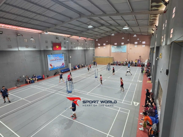 Sân cầu lông Thành Đông