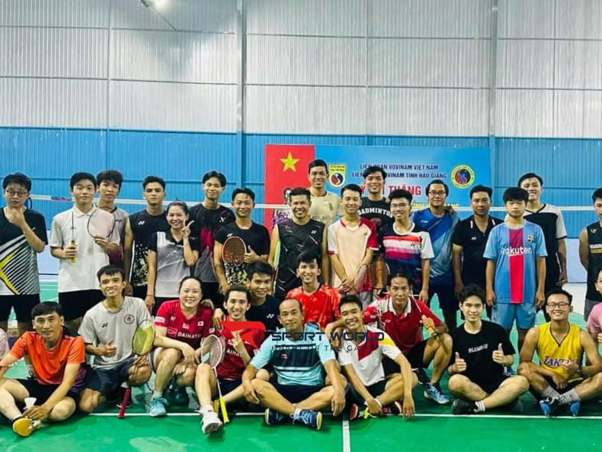 Sân cầu lông Thị Trấn Một Ngàn