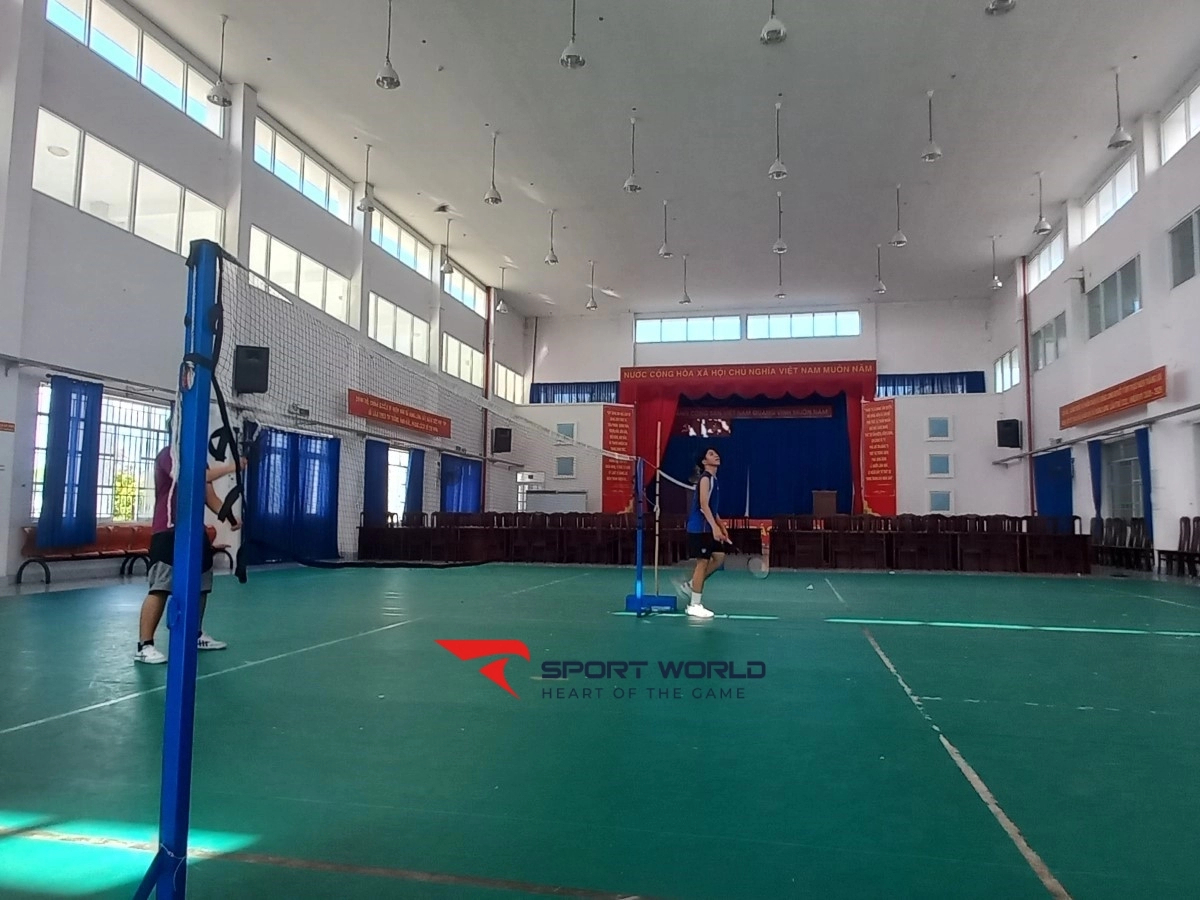 Sân bóng đá & cầu lông Trung tâm văn hóa thể thao xã Hưng Long