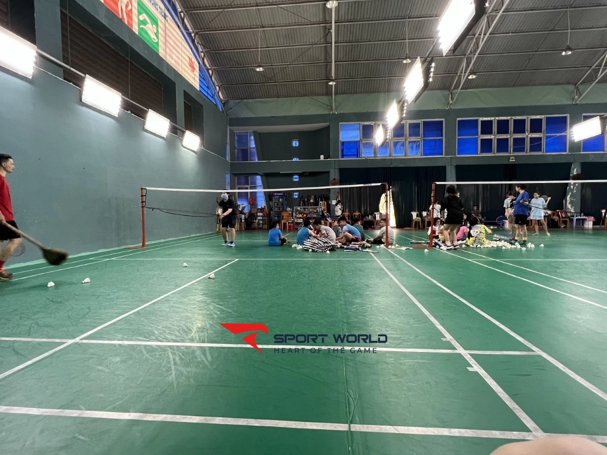 Sân cầu lông Chu Văn An