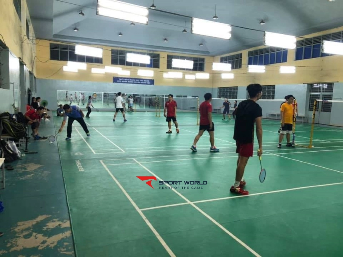 Sân cầu lông CLB Lê Quý Đôn Q11
