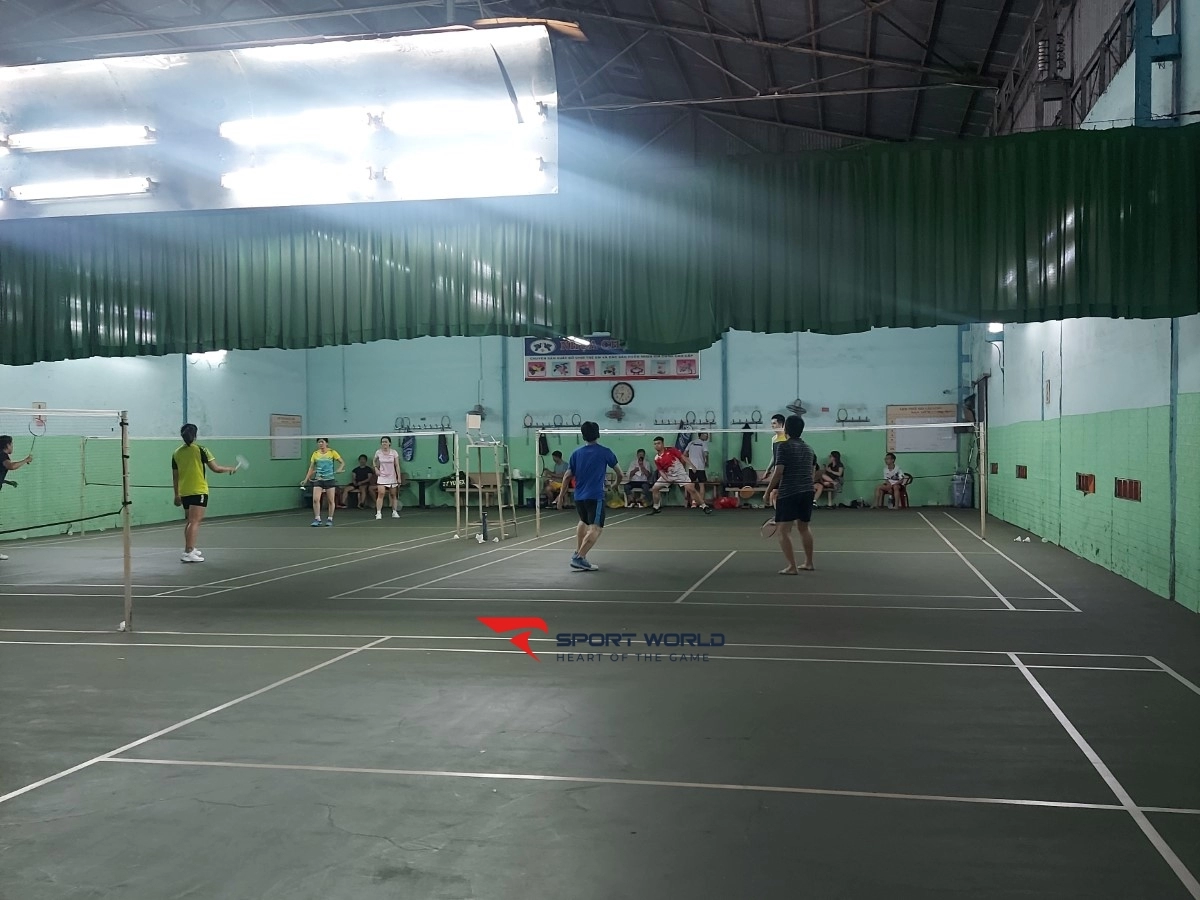 Sân cầu lông và tennis Xí Nghiệp Toa Xe Sài Gòn
