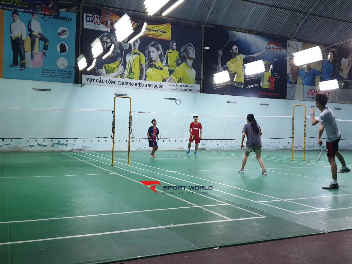 Sân cầu lông Lý Phong