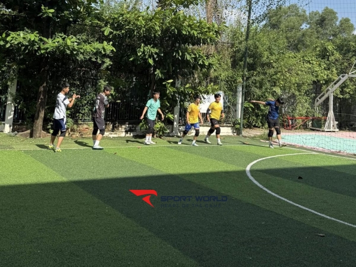 Sân thể thao Phong Sơn Trường THPT Bình Phú